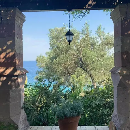Aegean Beachfront Dream House - With Service! ヴィラ